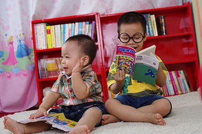 Toddlers reading